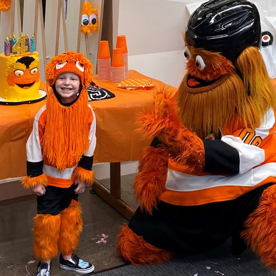 Gritty visits a superfan battling cancer in the hospital for his birthday